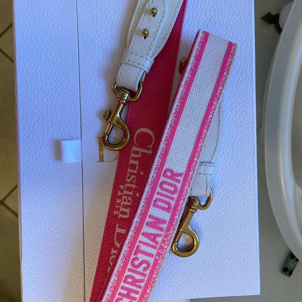 Dior Travel Medium Bag with Strap. - Picture 7 of 9